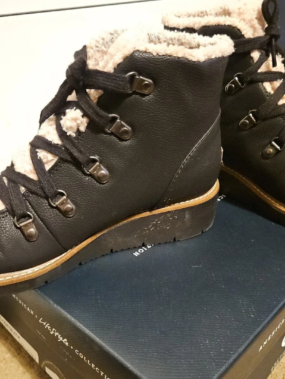 Dr. Scholl's Black Lace-Up Ankle Boots with Cream Faux-Shearling